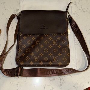 Crossbody purse